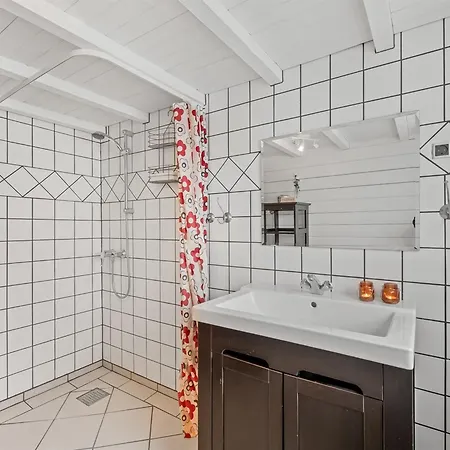 Oddger - 250m To The Fjord By Interhome *